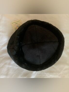 Suttles & Seawinds Vintage Black Wool Faux Fur Cossack Hat NWT 32060